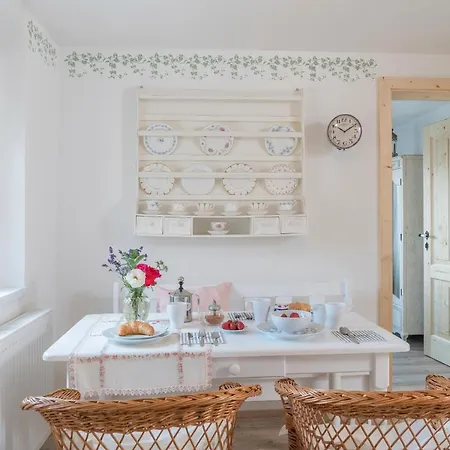 Roomerie Apartment *
